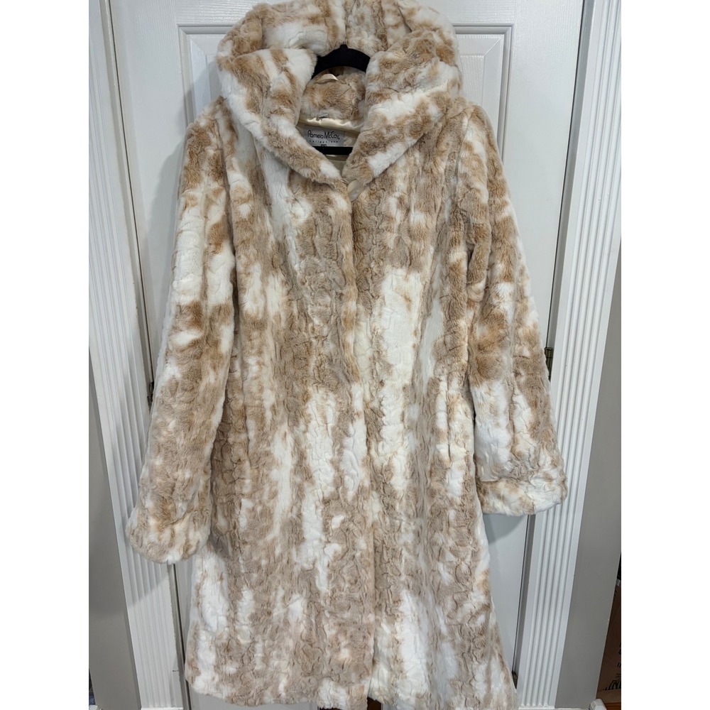 Woman's Pamela McCoy Collections Medium Beige Animal Print Faux Fur Coat Hood